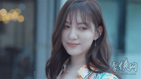 如何解锁《被美女环绕》中李云思的完美结局？攻略大揭秘！ 1