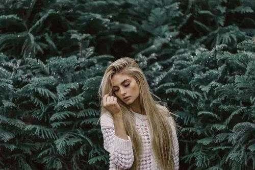 《如何拍出《无限暖暖》错位摄影中的怒火精灵？错位任务拍照技巧大揭秘！》 4