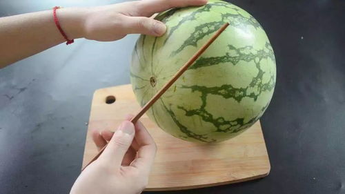 夏日清爽秘籍:轻松学会完美切西瓜技巧! 4