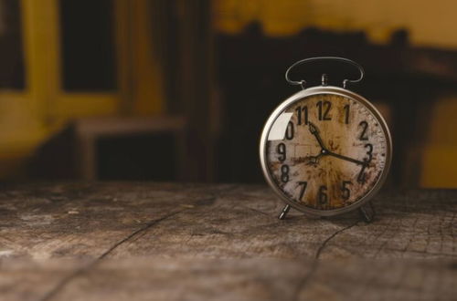 一键解锁《文字来找茬》迪厅时光穿越，拖动时钟重现爷爷奶奶浪漫初见通关秘籍 2