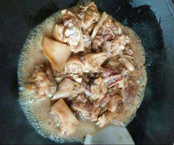 家常炖猪蹄的美味制作秘籍 2