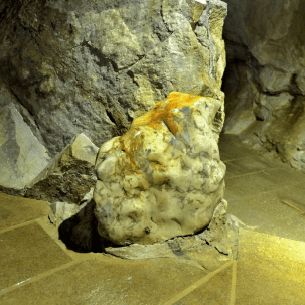 《四季城与多米糯》中矿洞有哪些矿石种类? 4