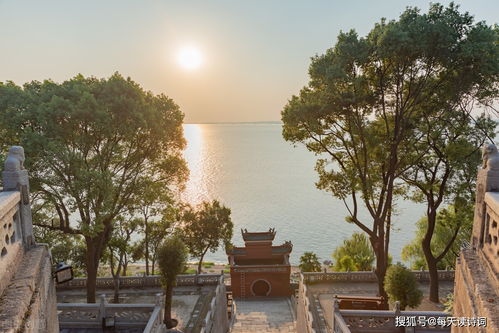 云梦泽气蒸、岳阳城波撼:壮丽景象解析 3