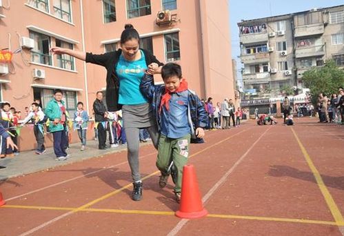 二年级上册:运用'有时候...有时候...'进行造句练习 1